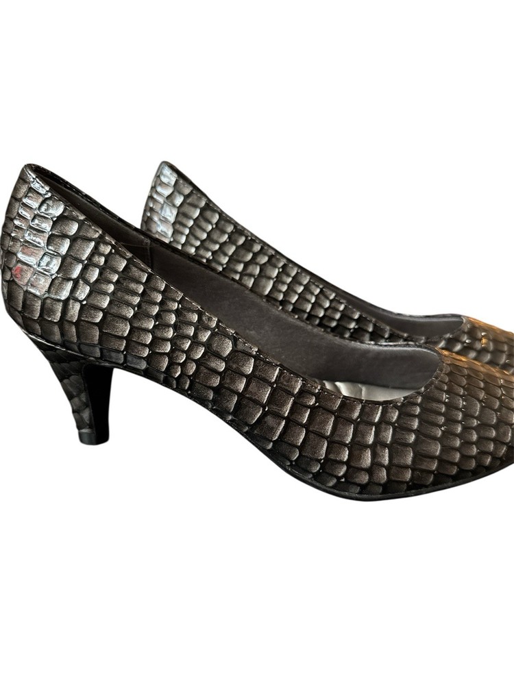 Coach & Four Womens Gray Croc Print Faux Leather Almond Toe Pumps Size 8.5