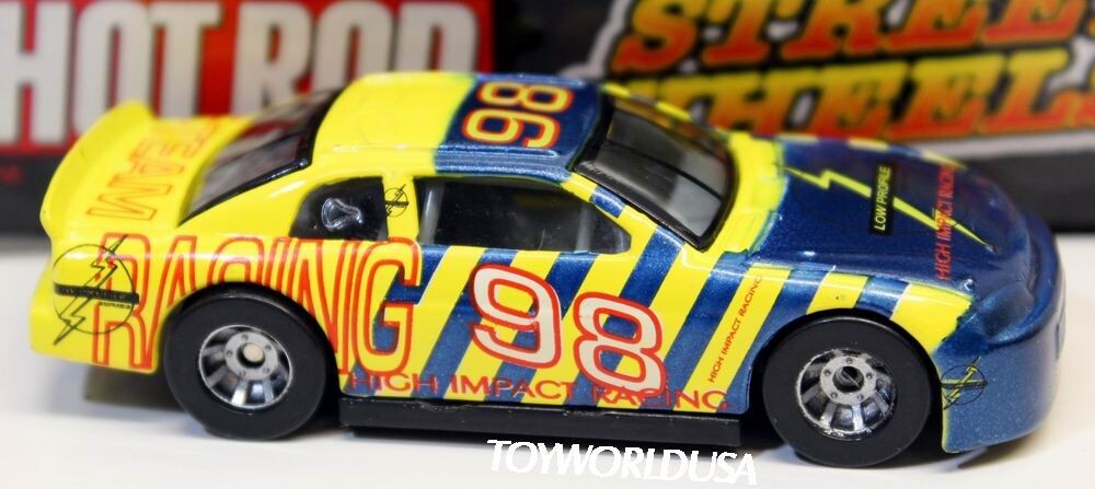 1998 Racing Champions Hot Rod Mag Issue 22 Low Profile Street Wheels #98