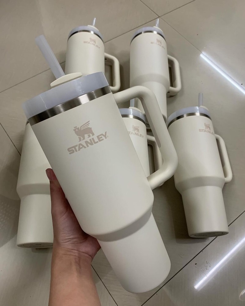 Stanley Quencher H2.0 FlowState Tumbler - 40oz (Cream)