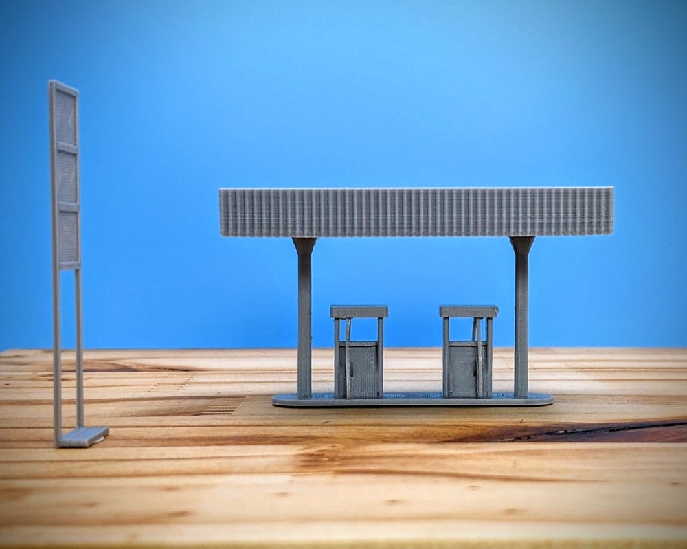 N-Scale - Gas Pumps - 1:160 Scale Building House