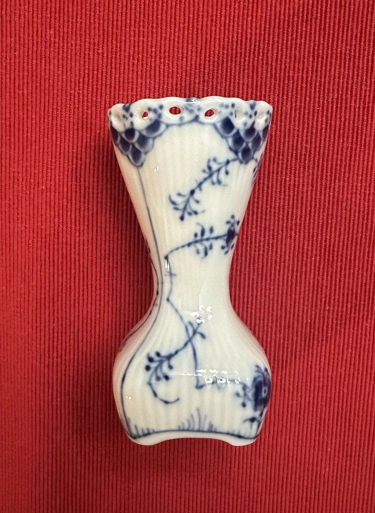 Royal Copenhagen BLUE FLUTED FULL LACE #1162 Vase, 1st Quality