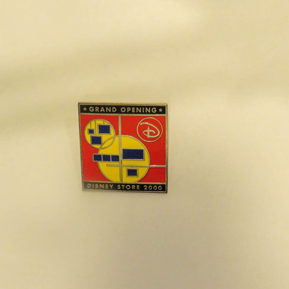 Disney DS Cast Exclusive Grand Opening DS 2000 Pin Limited Edition
