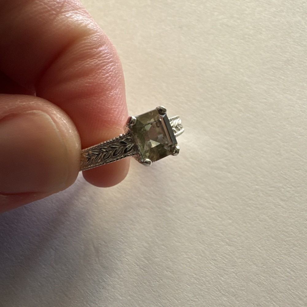 BEAUTIFUL  Oregon Sunstone Ring! Perfect For Any Special Occasion!