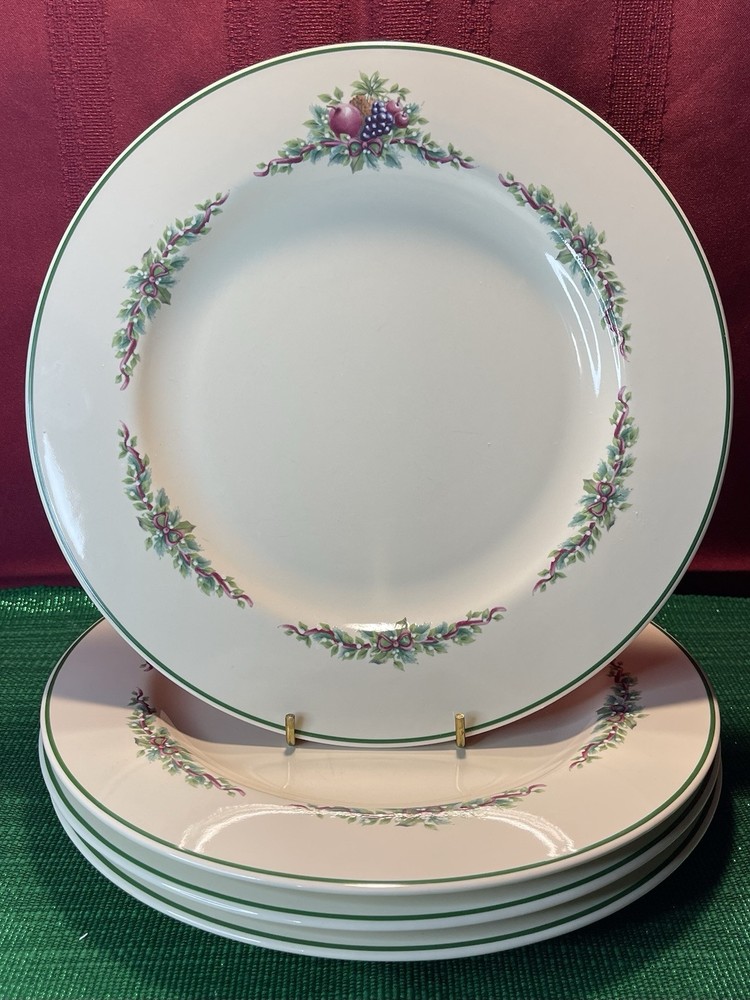 Pfaltzgraff Holly Joy 10-3/8-Inch Christmas Dinner Plates Set of 4 Made in USA  