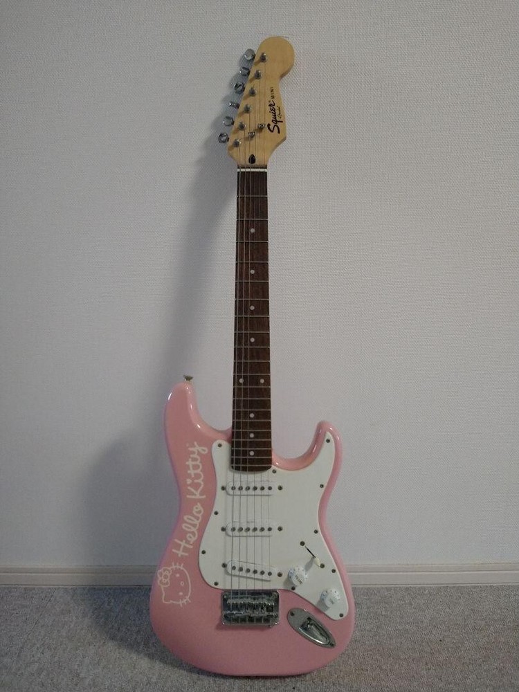 Squier by Fender Limited Edition Hello Kitty Stratocaster Electric Guitar Japan