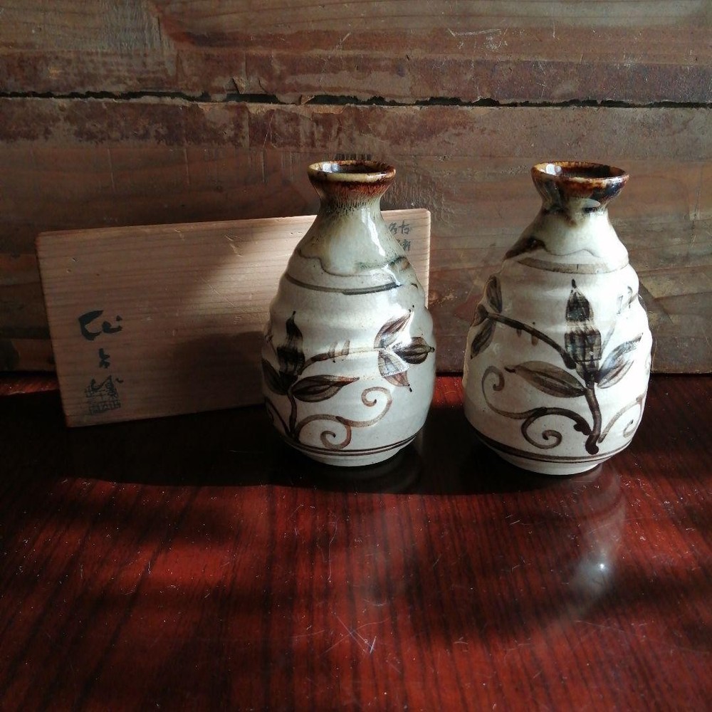 Seto ware, Sakusuke Kato, pair of iron-painted sake bottles, 12cm, mid-Showa