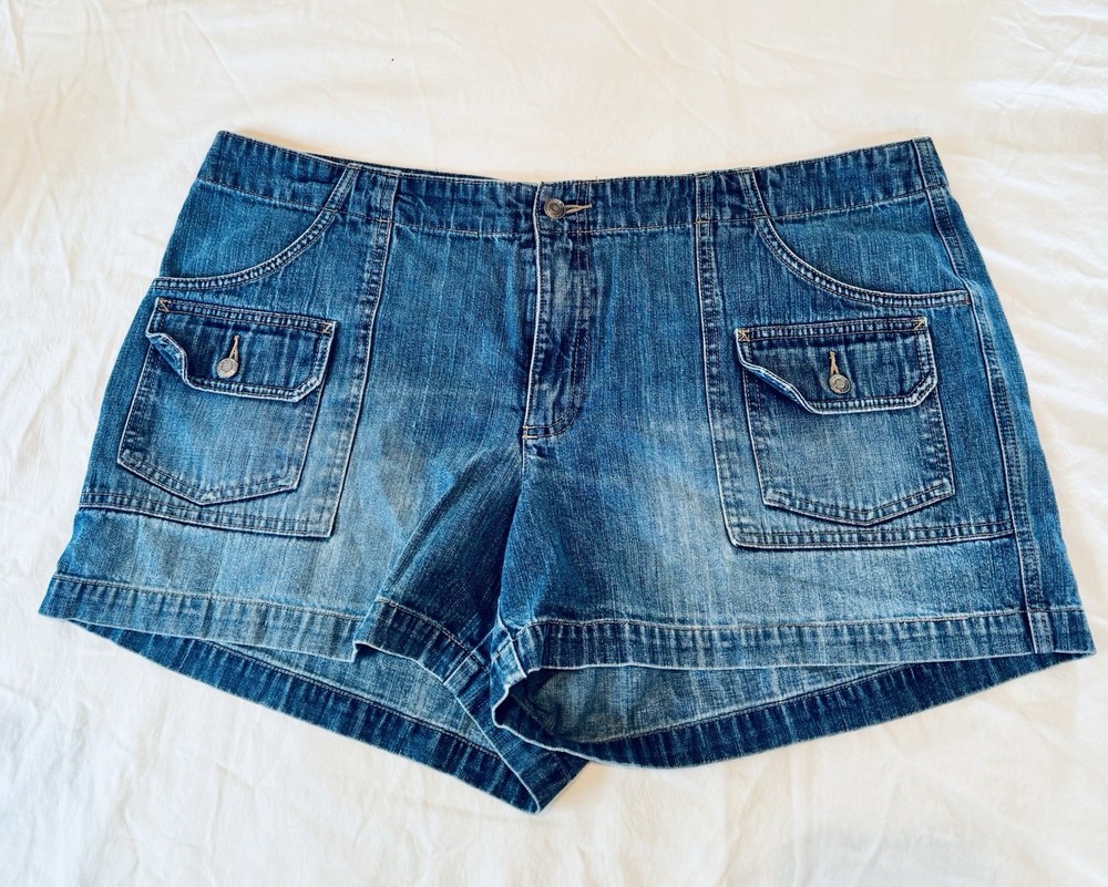 Old Navy Blue Jeans Denim Cargo Shorts Women’s Size 20 with Pockets