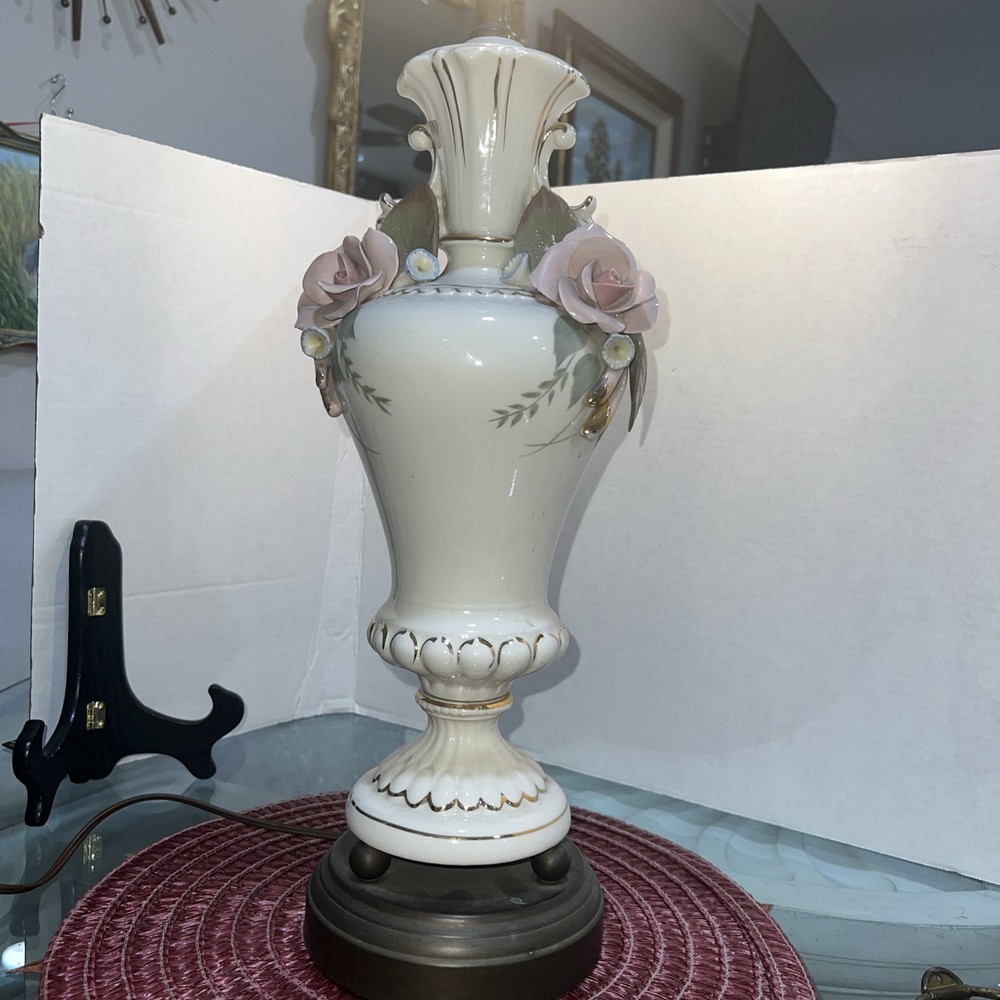 1 Capodimonte Porcelain Brass Table Lamp Floral Rewired no Shades