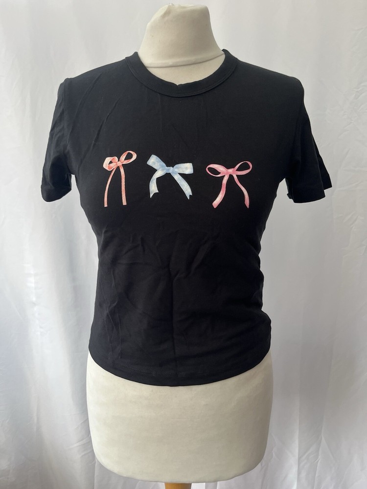 Black Graphic Print Cropped Tee for Women - Medium Size
