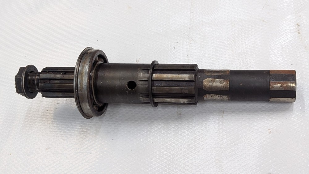 3880U1217 Meritor Rockwell Axle Differential Thru / Output Shaft 10 Spline Used