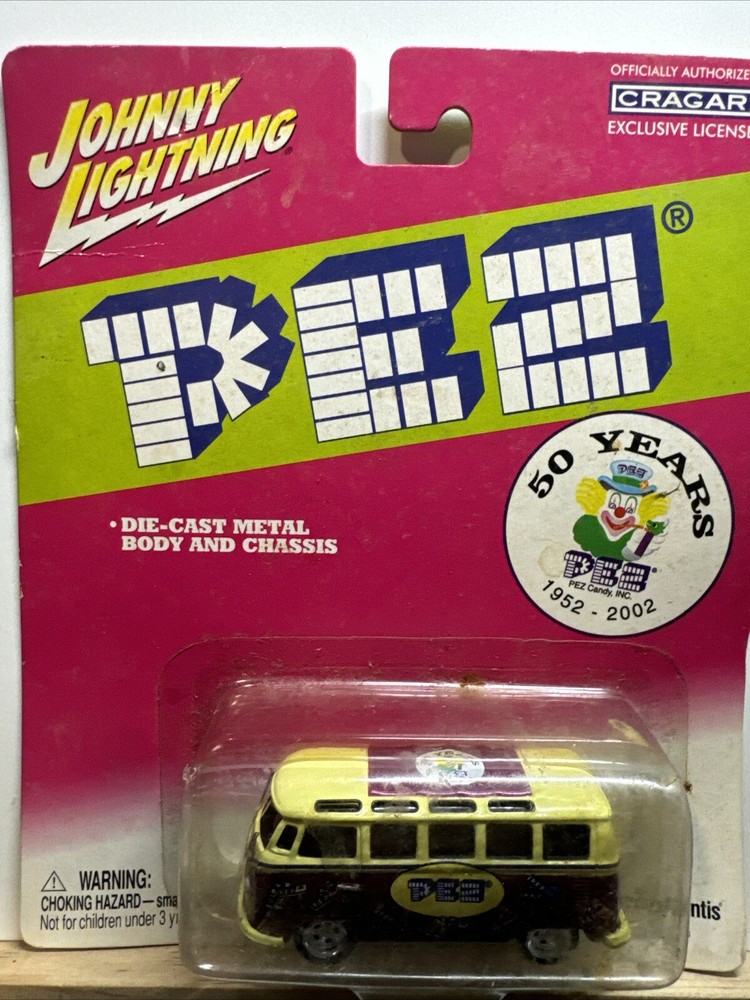 Johnny Lightning  Pez  50th Anniversary  Volkswagen VW Bus  Purp 1:64 scale  NIB
