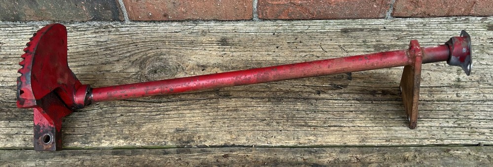 Toro 1988 Wheel Horse 414-8 Steering Shaft Gear 114198-01 and Support 88-2710-03 Replacement Part