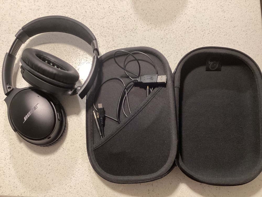 Bose QuietComfort 35 II Wireless Bluetooth Headphones, Noise-Cancelling