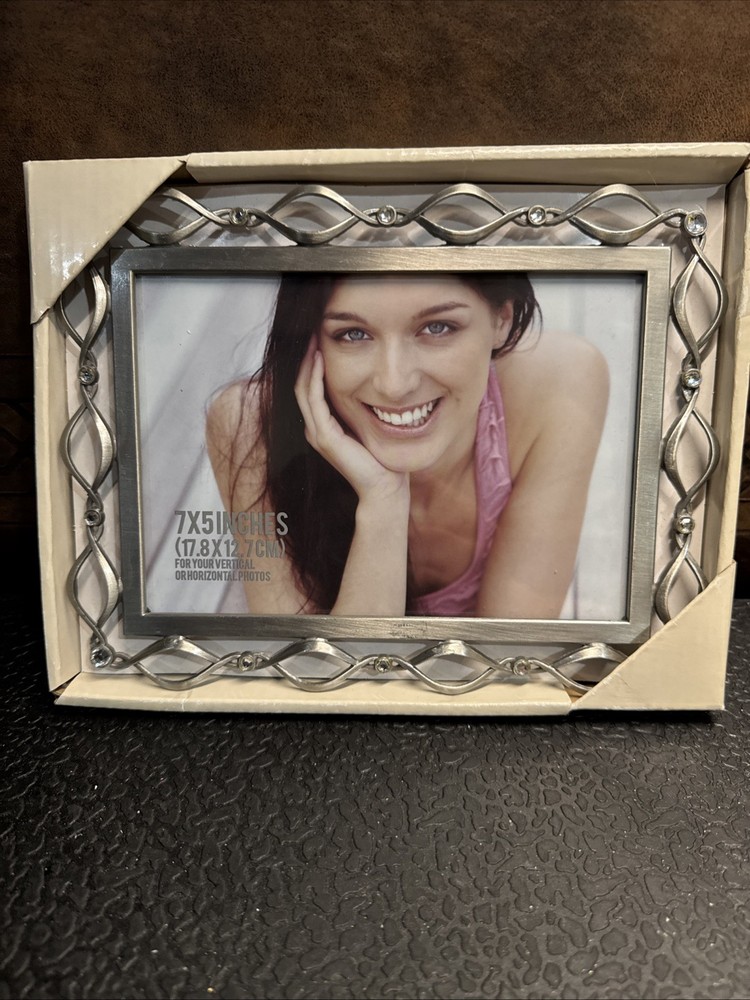 Fetco Picture Frame Home Decor Silver Tone 7”x 5”