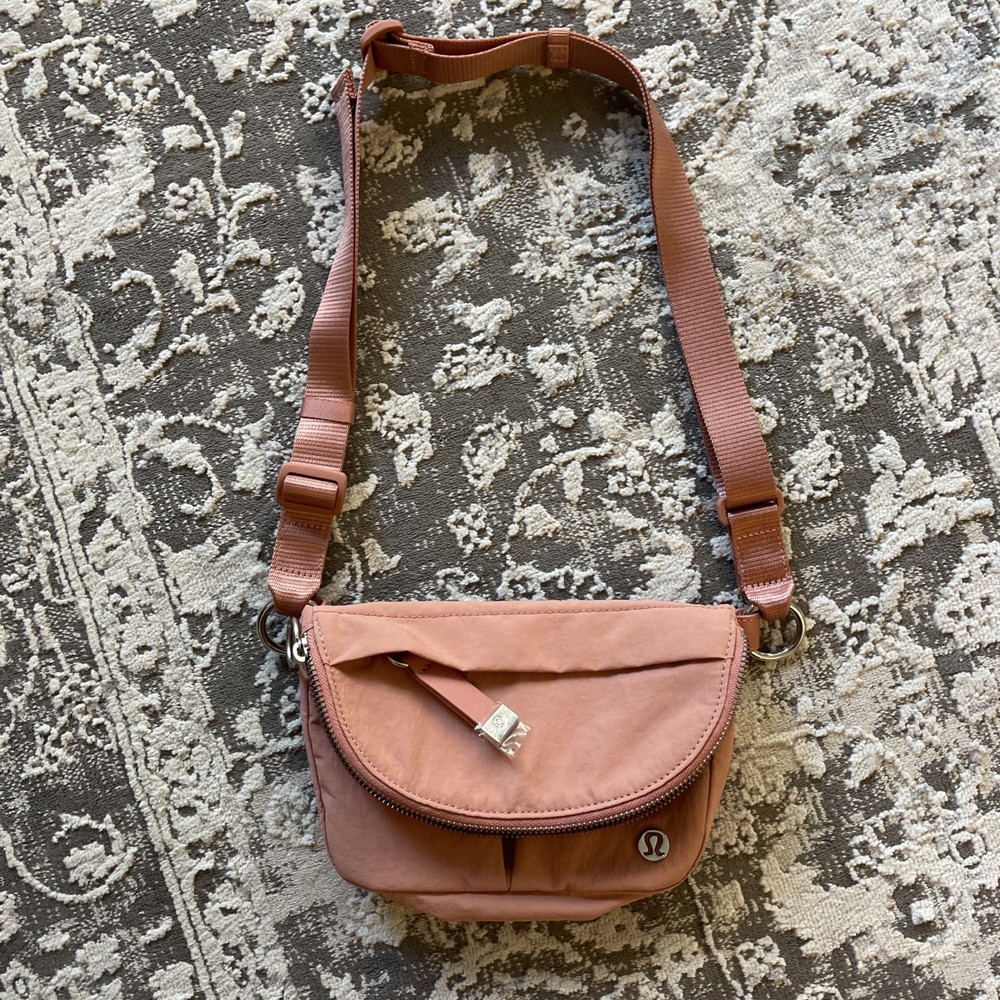 Lulemon All Night Festival Bag 5L Coral Crossbody with Rose Gold Hardware
