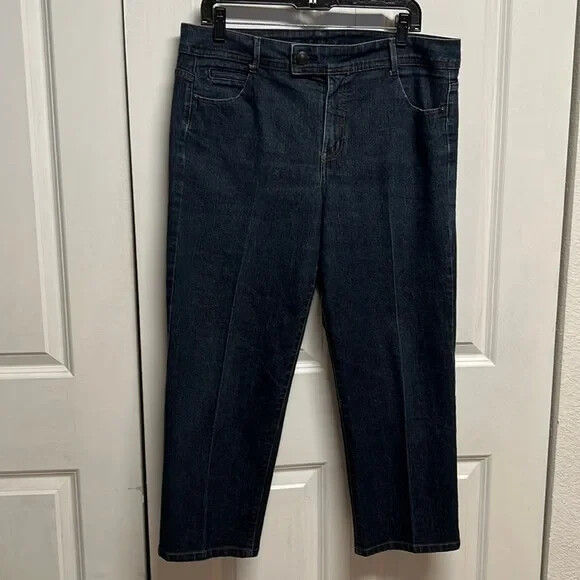 Charter Club 16 Modern Straight Mid-Rise Cropped Medium Blue Wash Women's Jeans