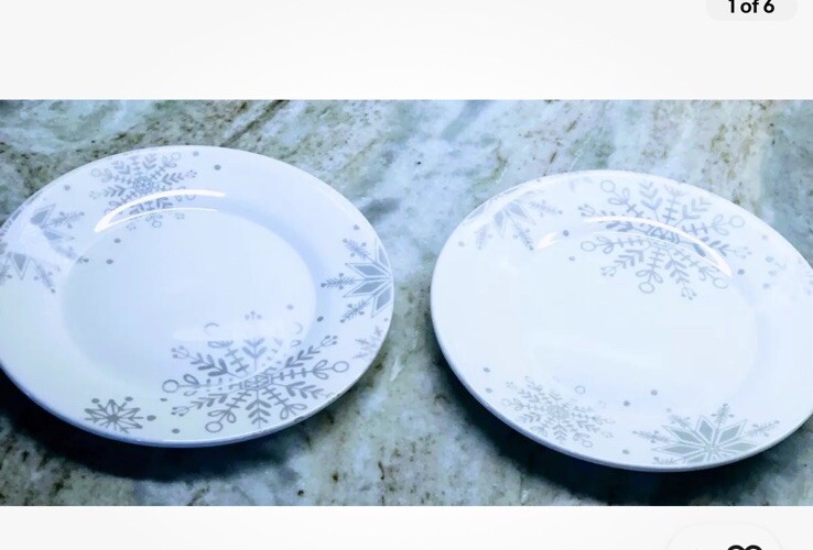 Royal Norfolk Christmas Snowflake Salad  Plate Silver Snowflakes  8 In Set Of 2
