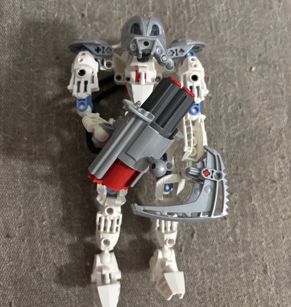 Lego Bionicle Toa Mahri Toa Matoro (8915) 100% Complete Mahri Nui 2007 Mask