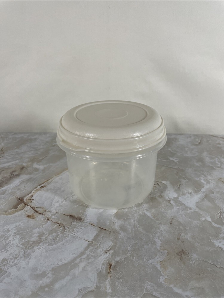 Vintage Rubbermaid Servin Saver 3 Cup Storage Container Round White Lid #7