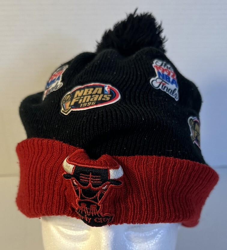 Hardwood Classics New Era Chicago Bulls NBA 3 Championships Beanie 91’ 92’ 93’