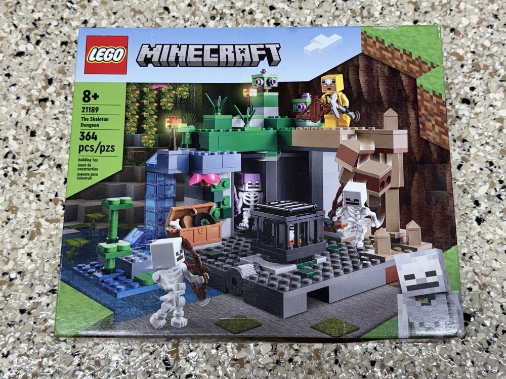 LEGO Minecraft: The Skeleton Dungeon (21189)