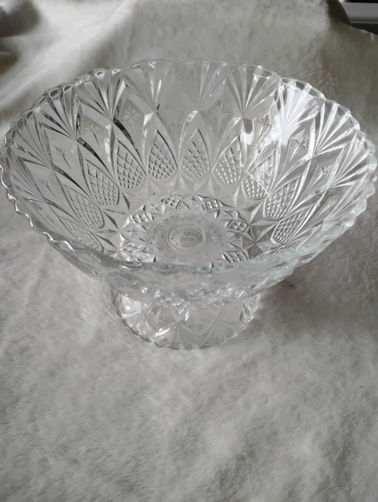 Anchor Hocking Hesitate Footed Serving Bowl 8.25 Inch Diameter Made in France