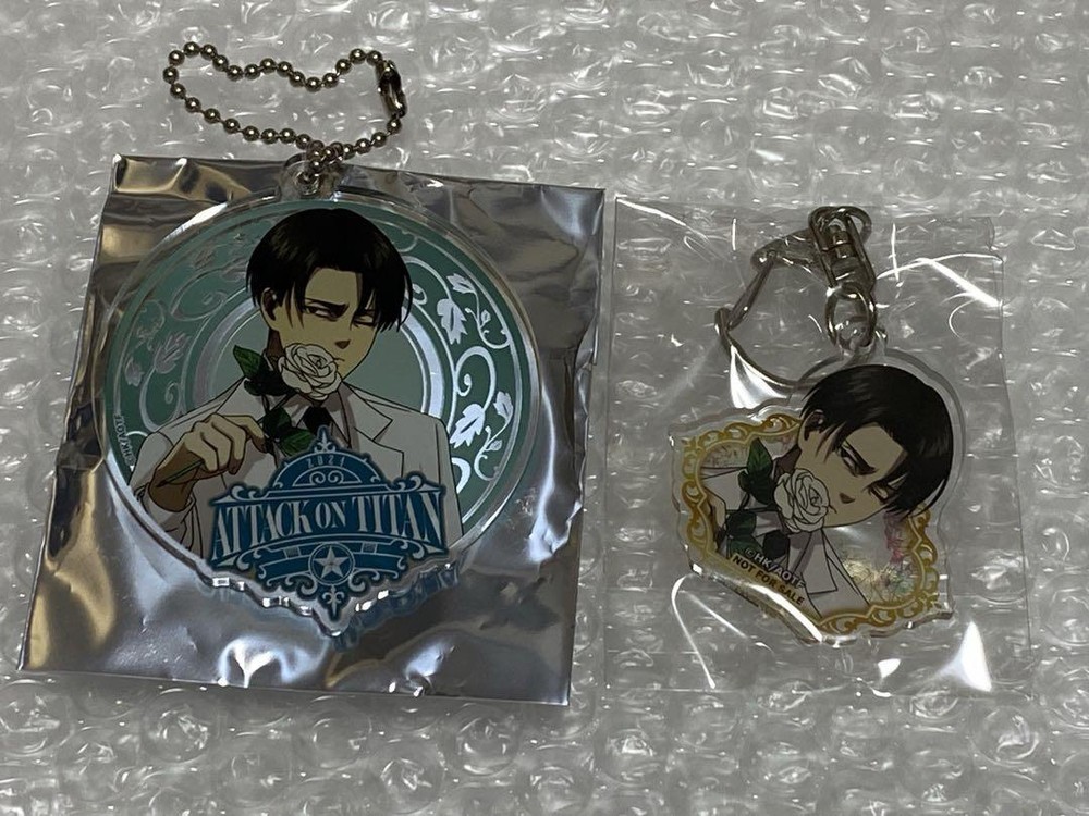 Attack On Titan Karaoke No Tetsujin White Suit Acrylic Keychain Charm Levi