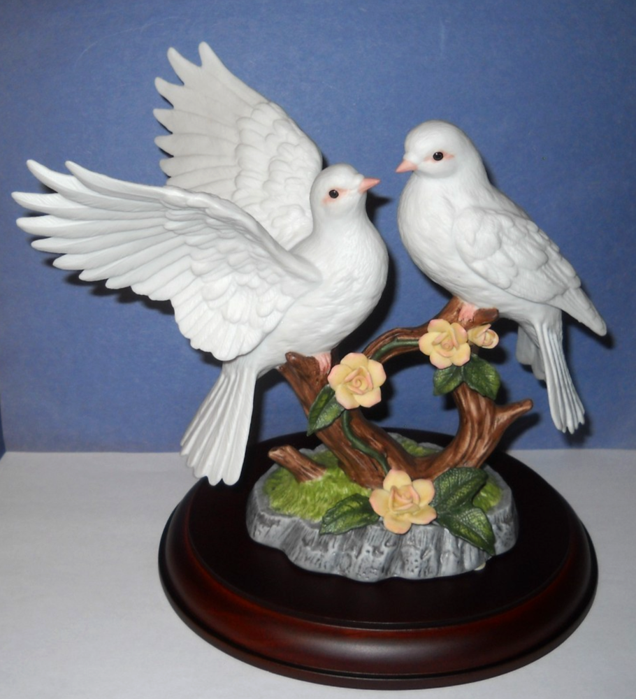 Lenox PEACEFUL DEVOTION Figurine Doves and Roses Collection 1991 New Old Stock