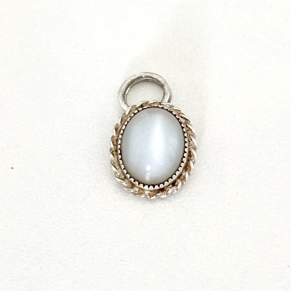 Vintage 12K White Gold Filled White Light Blue Cat's Eye Oval Charm Pendant