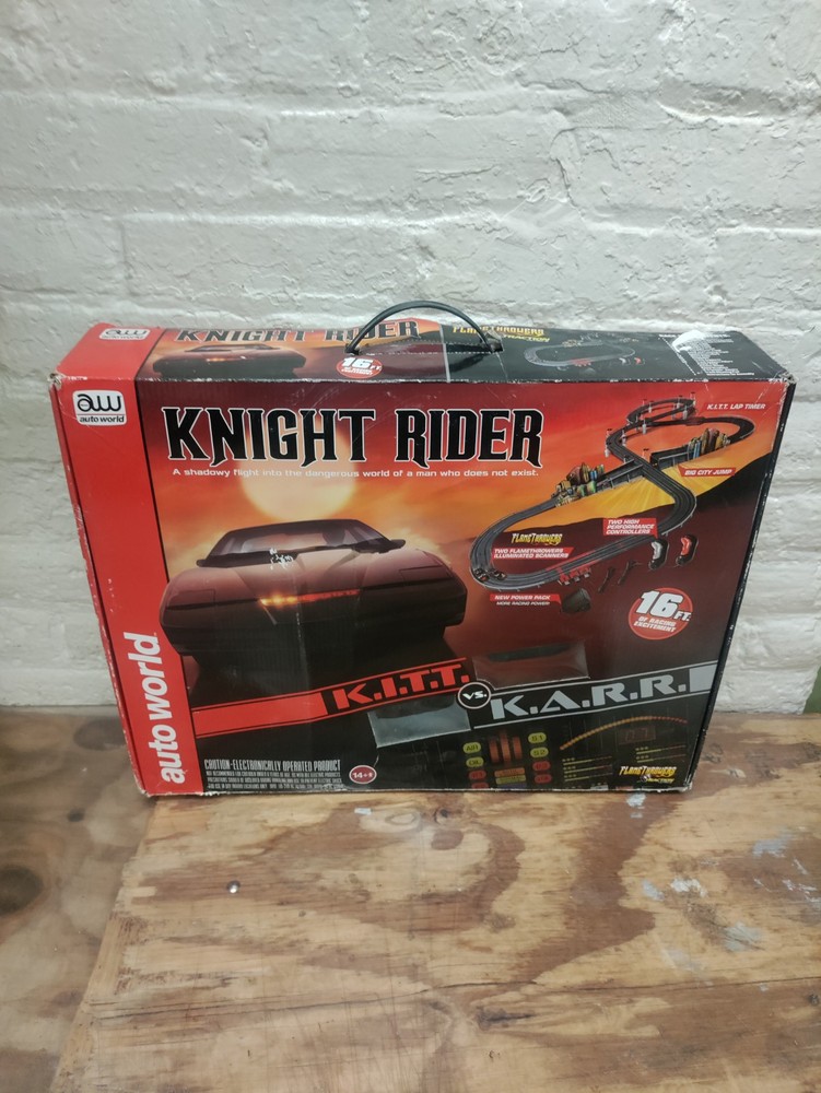 AUTOWORLD KNIGHT RIDER KITT vs KARR SLOT CAR SET 16ft