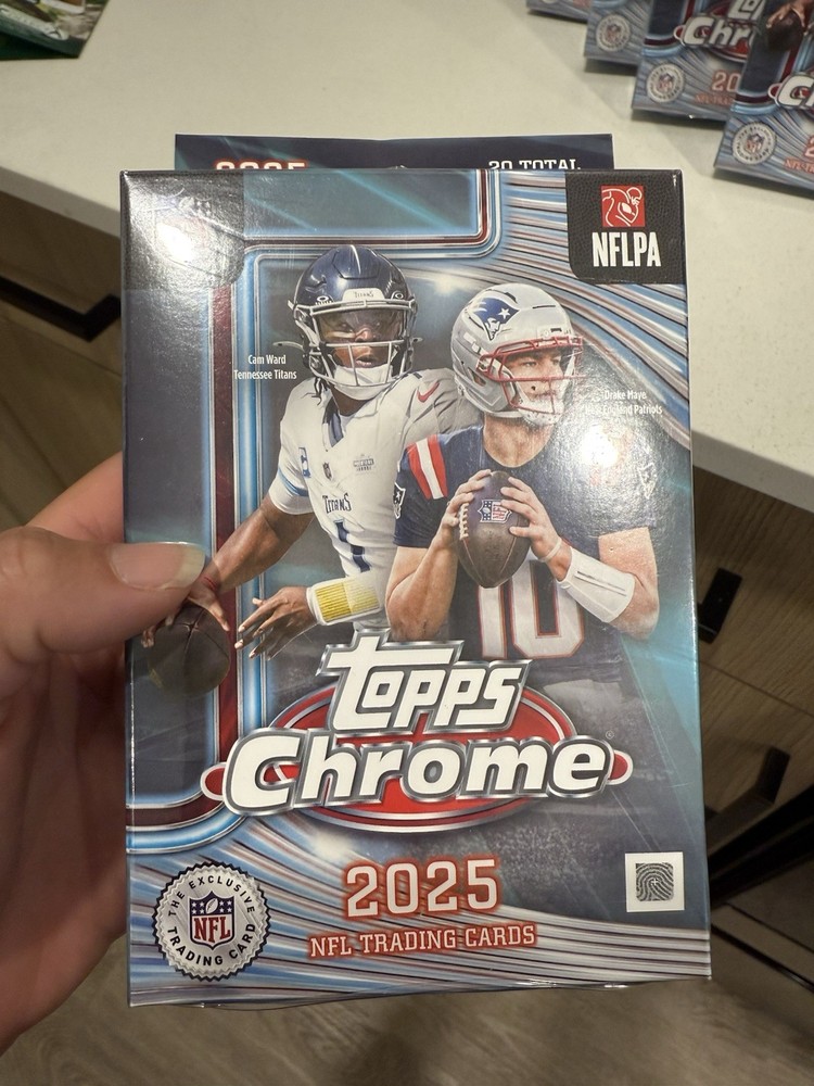2025 Topps Chrome Football Sealed Hanger