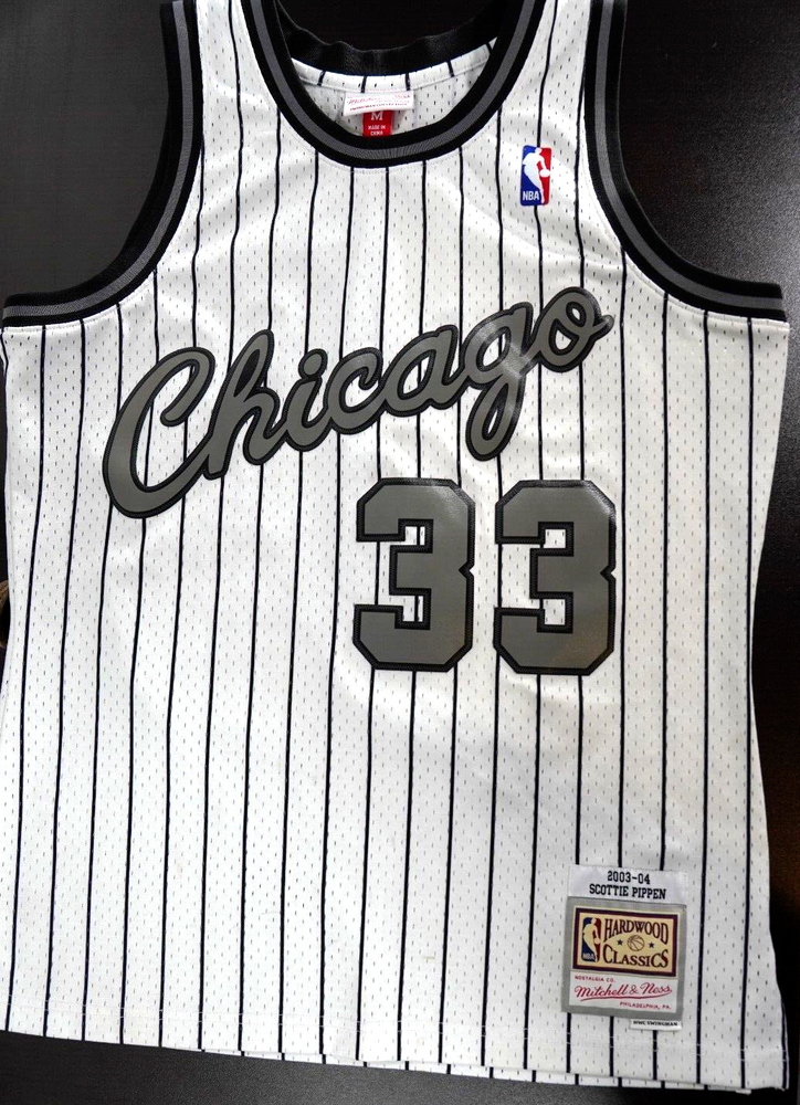Mitchell & Ness Chicago Bulls Scottie Pippen #33 NBA Throwback Jersey Medium #623