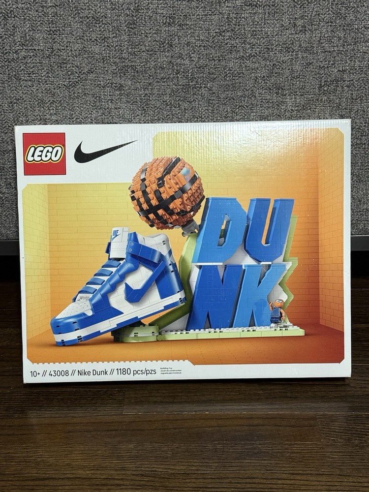 LEGO Nike Dunk Sneaker 43008 NEW