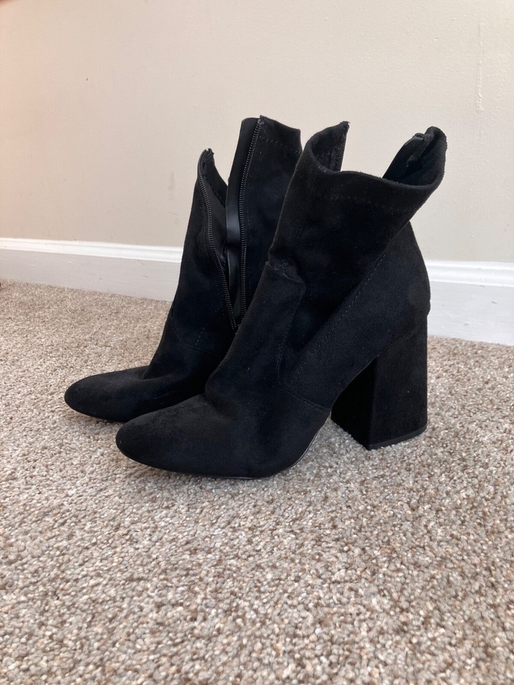 Steve Madden Black Suede 4-Inch Block Heel Winter Boots Size 9 for Women