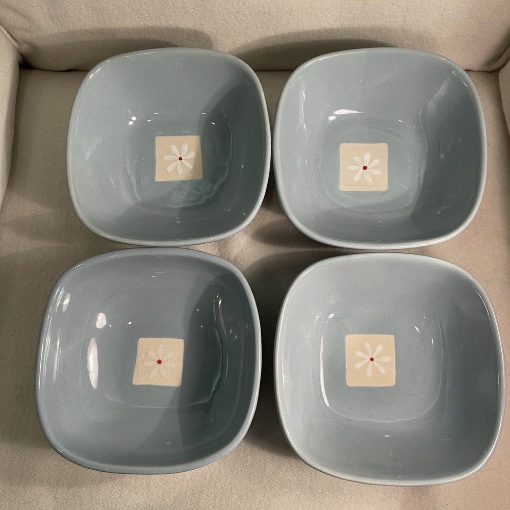 Pfaltzgraff Dazee Sky Stoneware Soup and Cereal Bowl Set of 4 Blue with White Daisy