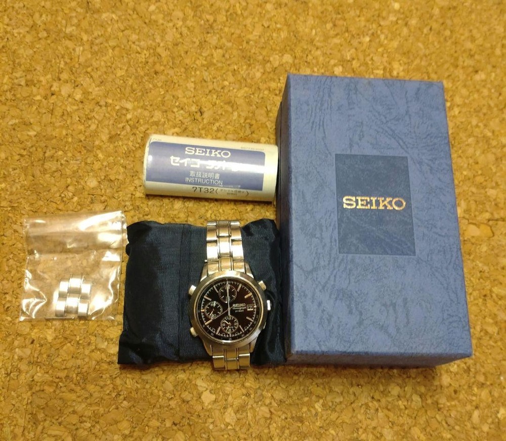 Seiko Chronograph Watch for Men - Stylish Precision Timepiece
