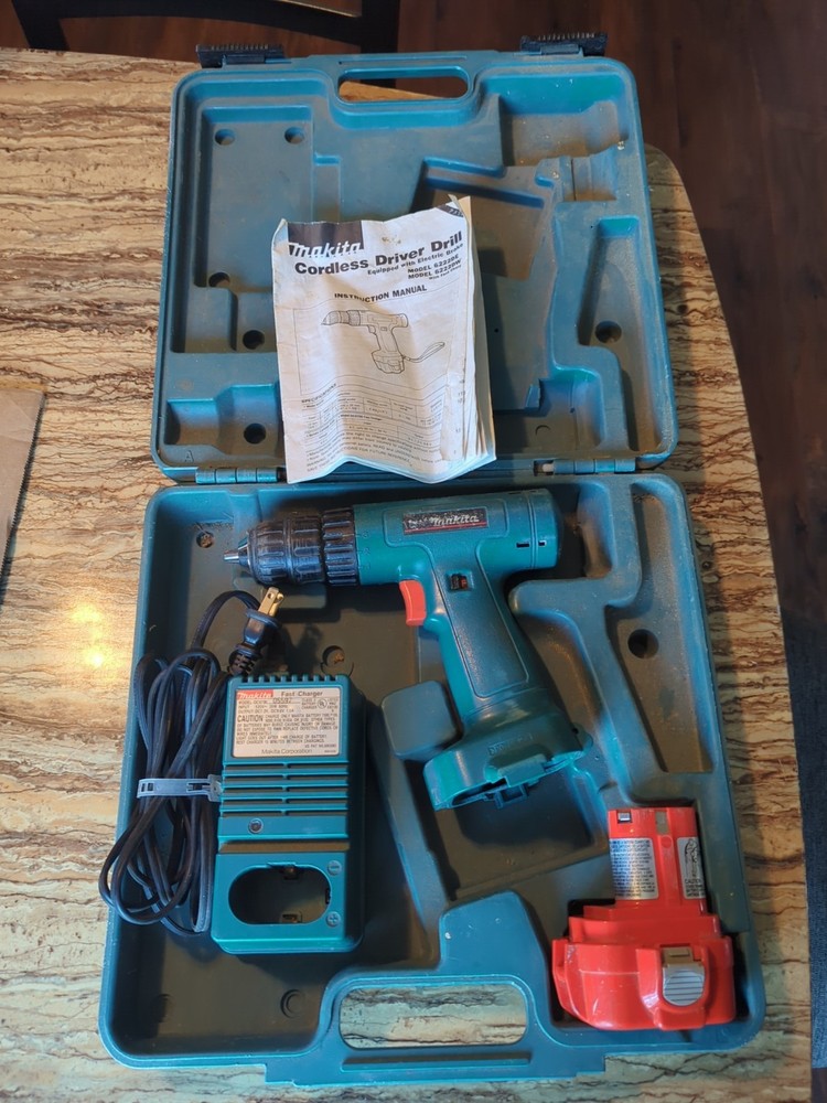 Vintage Makita 6222D Cordless Driver with Battery and Charger