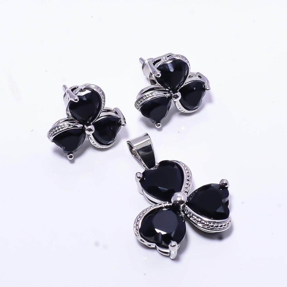 Black Onyx Gemstone 925 Sterling Silver Pendant Set 0.47