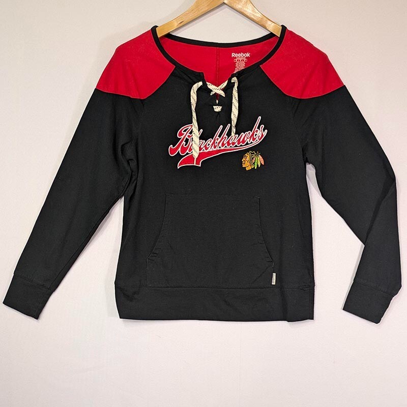 Women’s Medium Black & Red Chicago Blackhawks Reebok Hockey Pullover