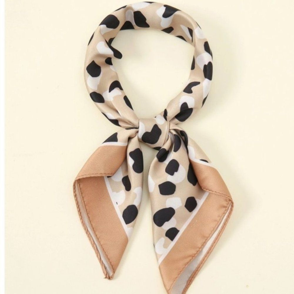 Simple Graphic Bandana Scarf, Animal Print, Women.