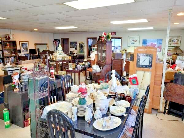 5 lb Box Lot Estate Clearance Sale New & Used Items DT3-image