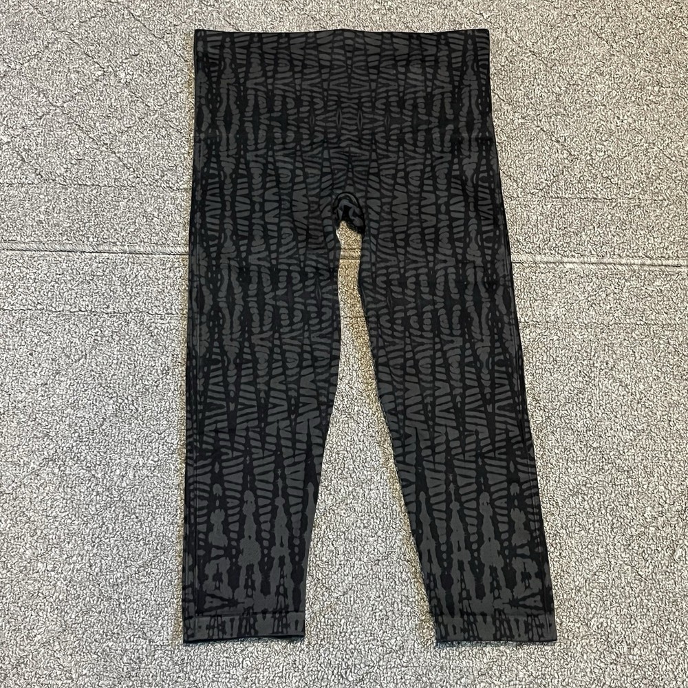 Spanx Womens XL Black Geometric Cropped Shaping Leggings for Yoga Gym