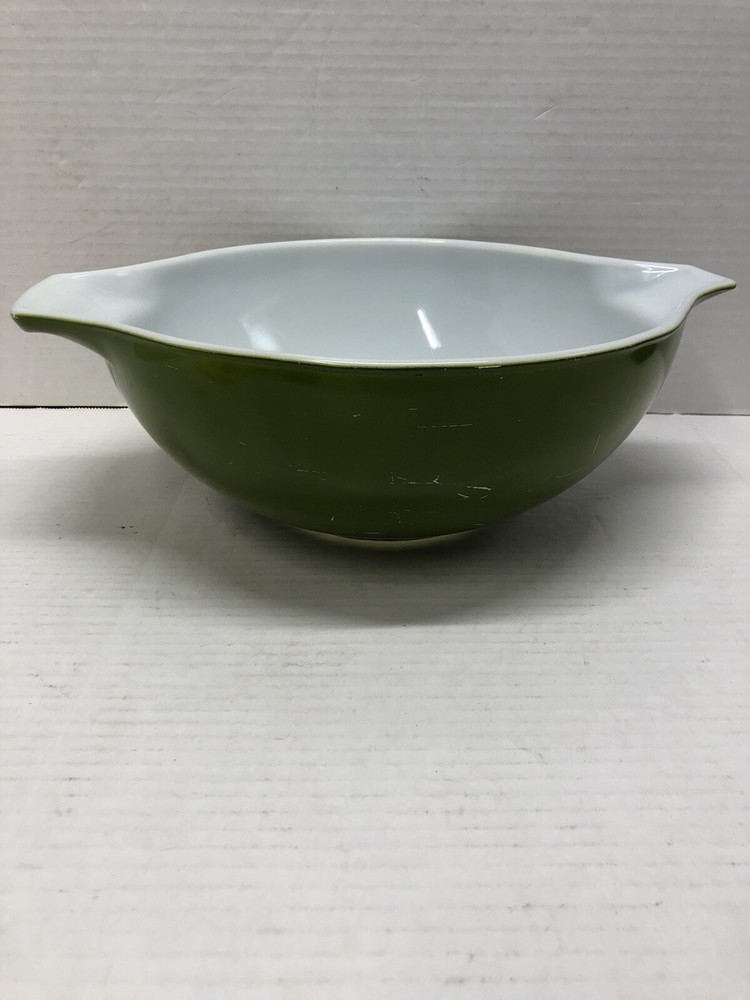 Pyrex 4 Quart Verde Avocado Green Cinderella Mixing Bowl 444