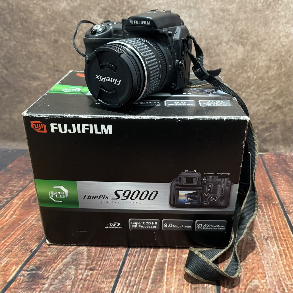 Fujifilm FinePix S9000 Digital Camera 28-300mm Lens Parts Only