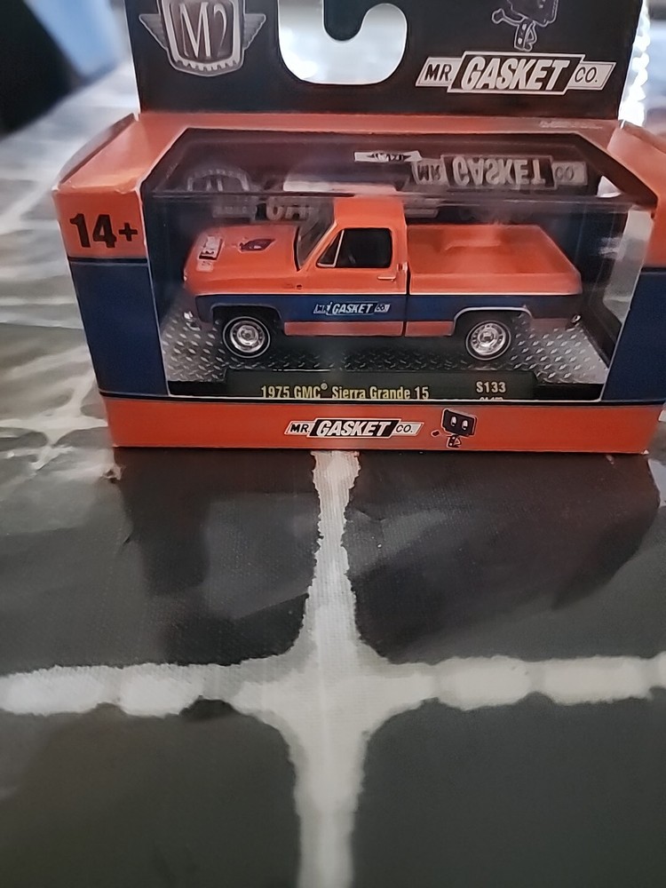 M2 Machines 1975 GMC Sierra Grande 15, O'Reilly Exclusive