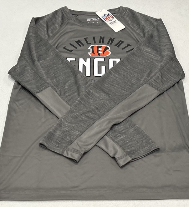 NFL Team Apparel Men's Crew Neck Long Sleeve T-Shirt, Gray, Size M