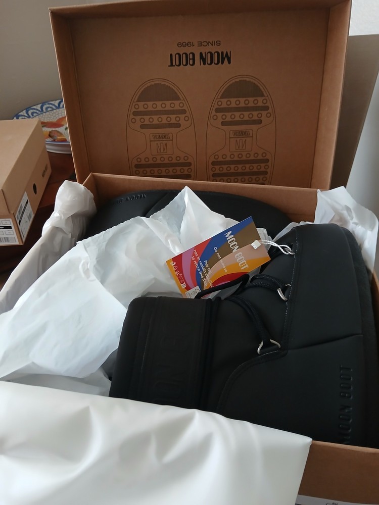 Moon Boot Icon Low 2 Pull On Black Snow Boots