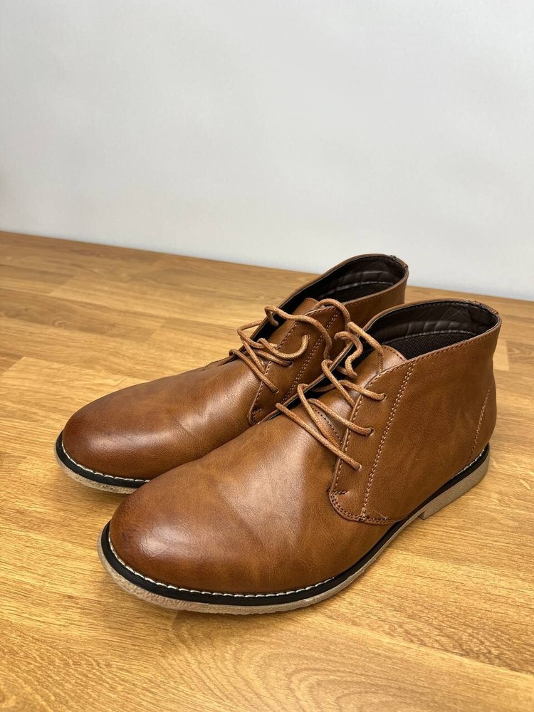London Fog Men’s Brown Chukka Boots Size 10.5 with Memory Foam