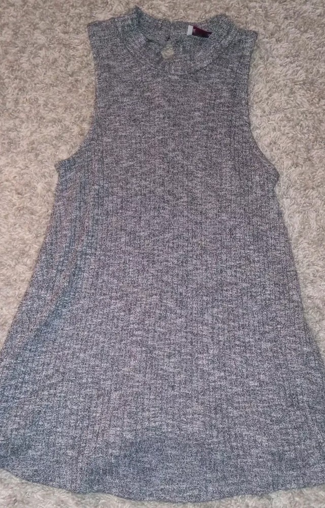 Women's Hollister Top Size XS Color Gray Sleeveless Preppy Cute