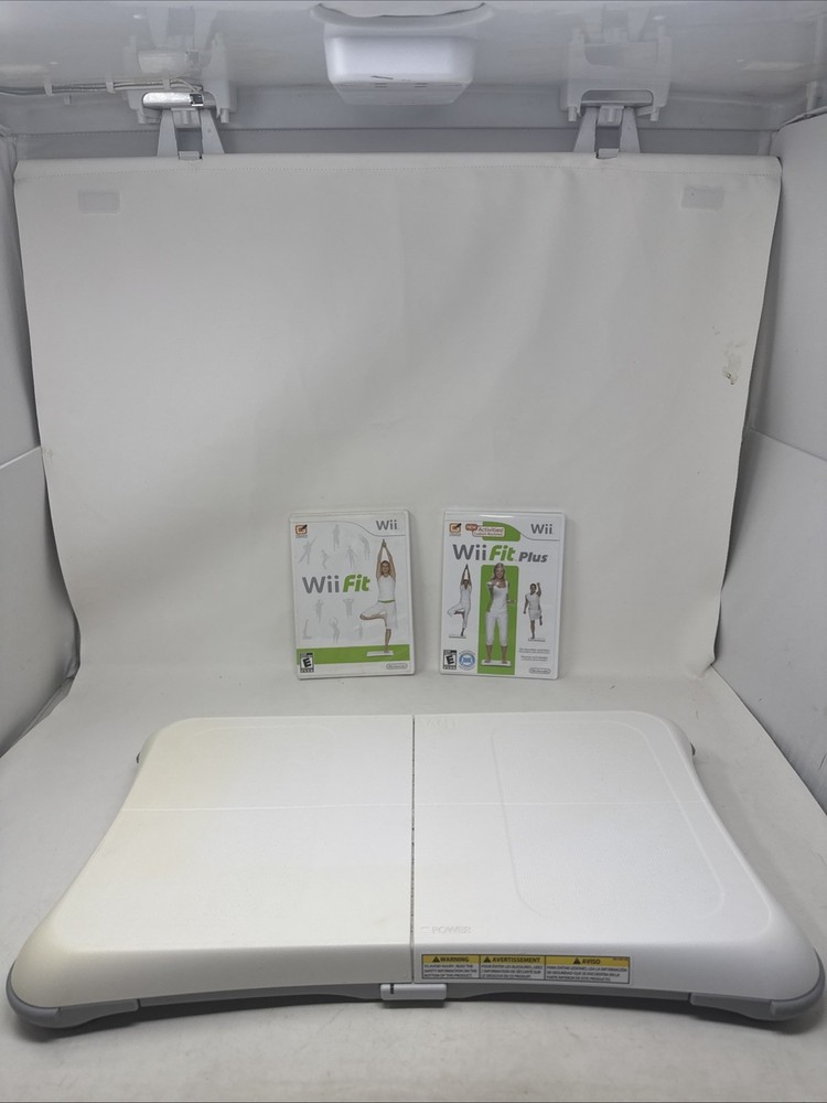 Wii Fit & Fit Plus & Balance Board - Nintendo Wii